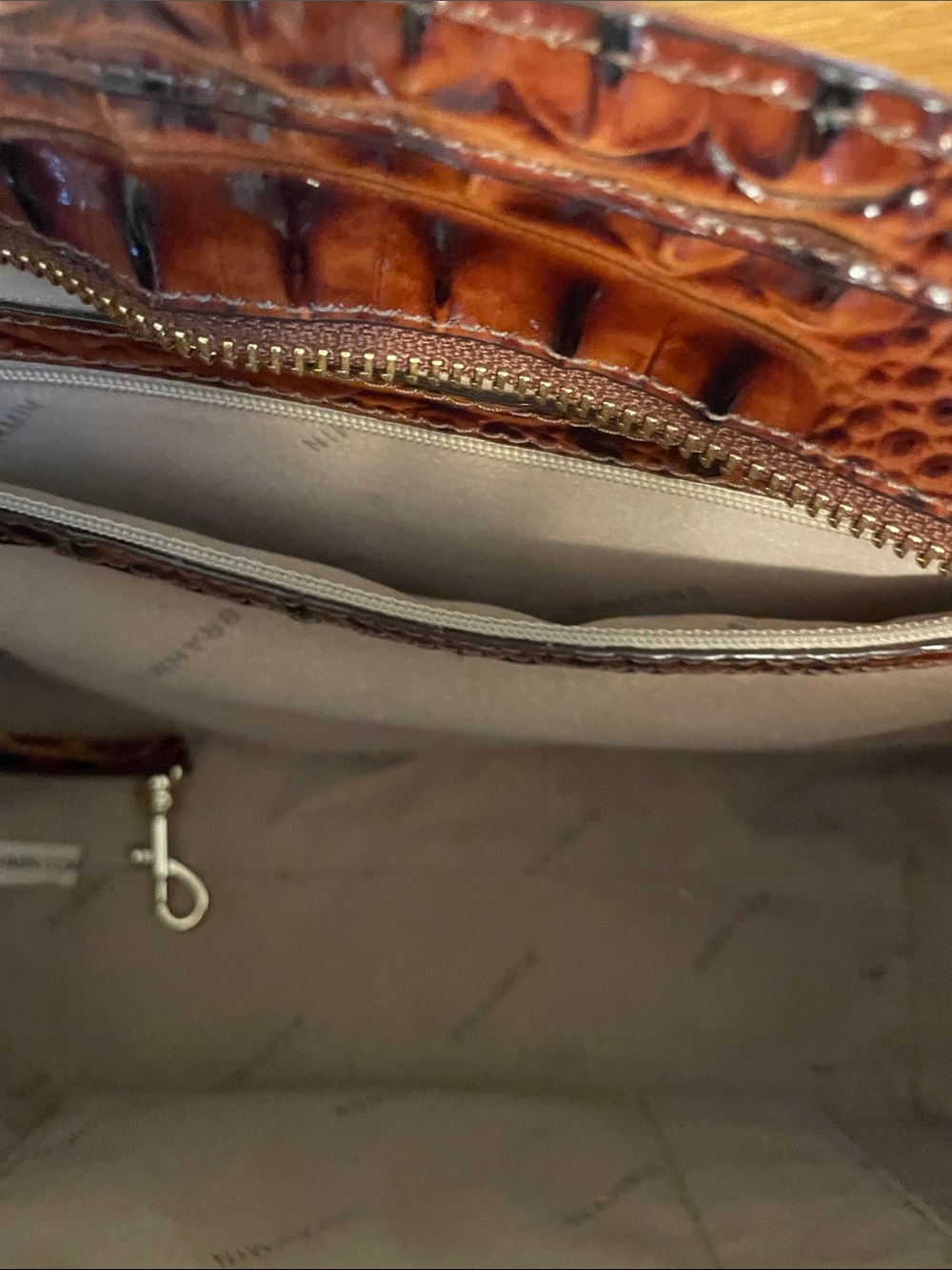 Brahmin Croc-Embossed Leather shoulder bag or handbag - Picture 2 of 4